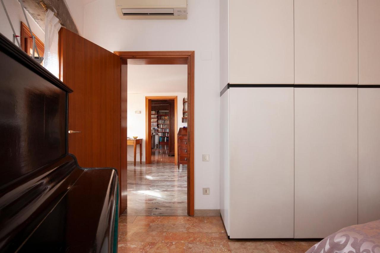 Altana Rialto Apartment Venesia Bagian luar foto